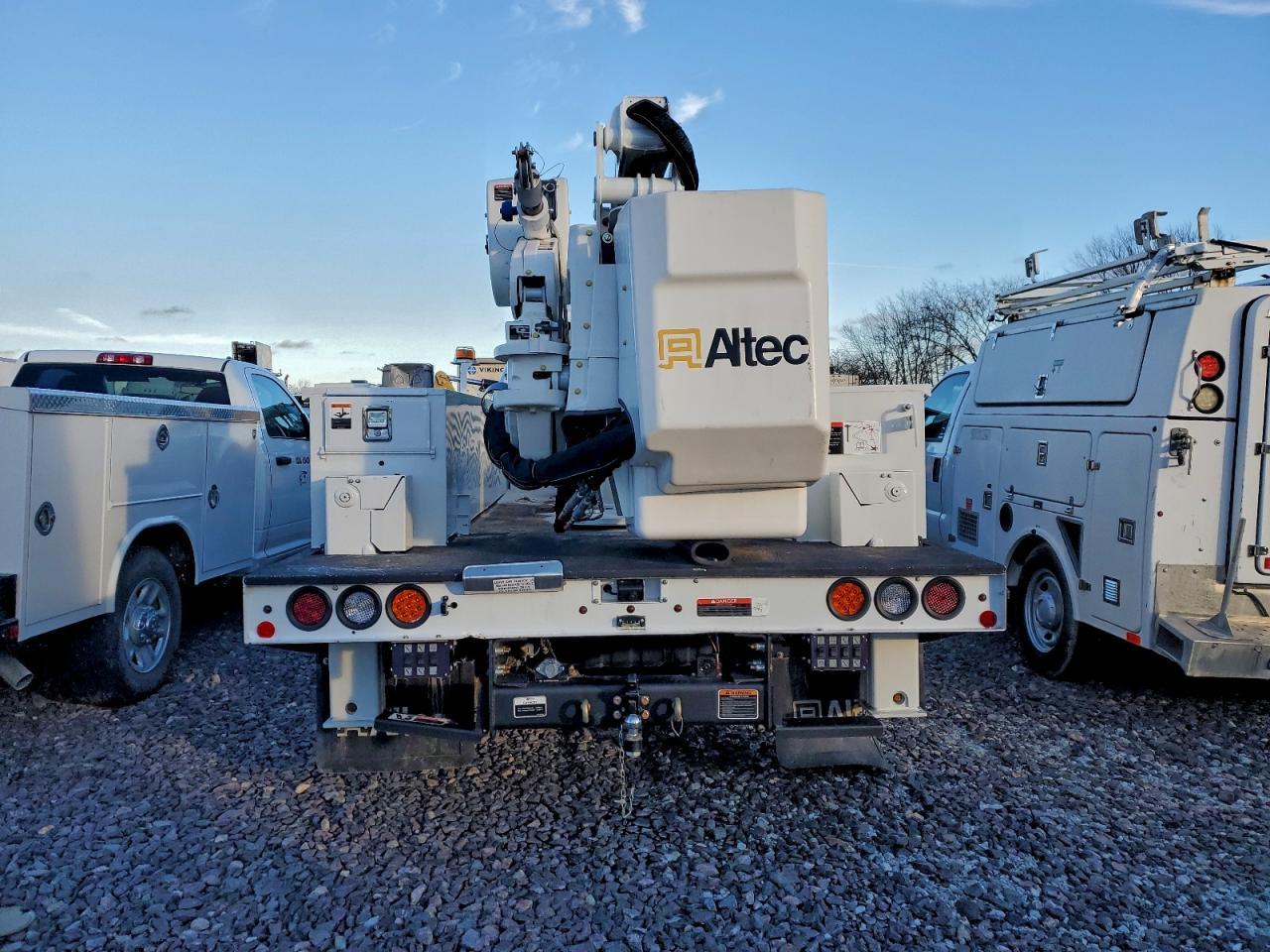 2025 Ford F550 Super Duty Bucket Truck - Image 6