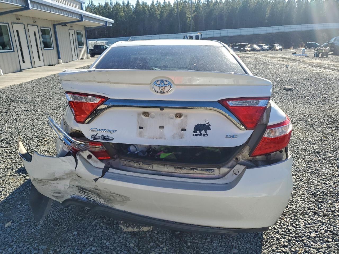 2015 Toyota Camry Le - Фото 6