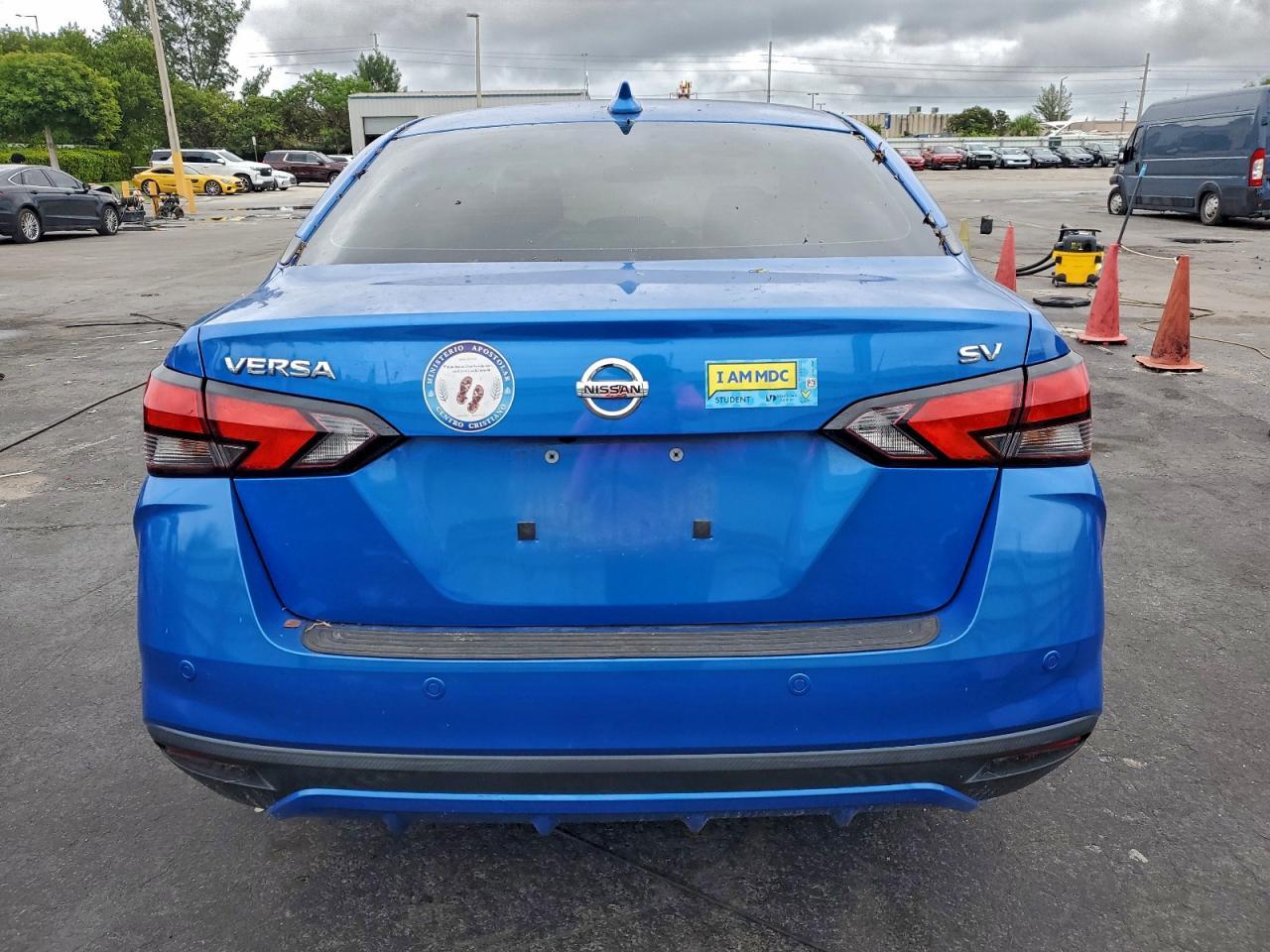 2020 Nissan Versa Sv - Image 6