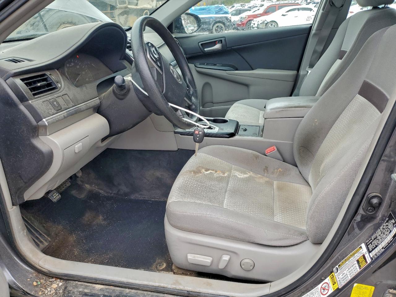 2014 Toyota Camry L - Image 7