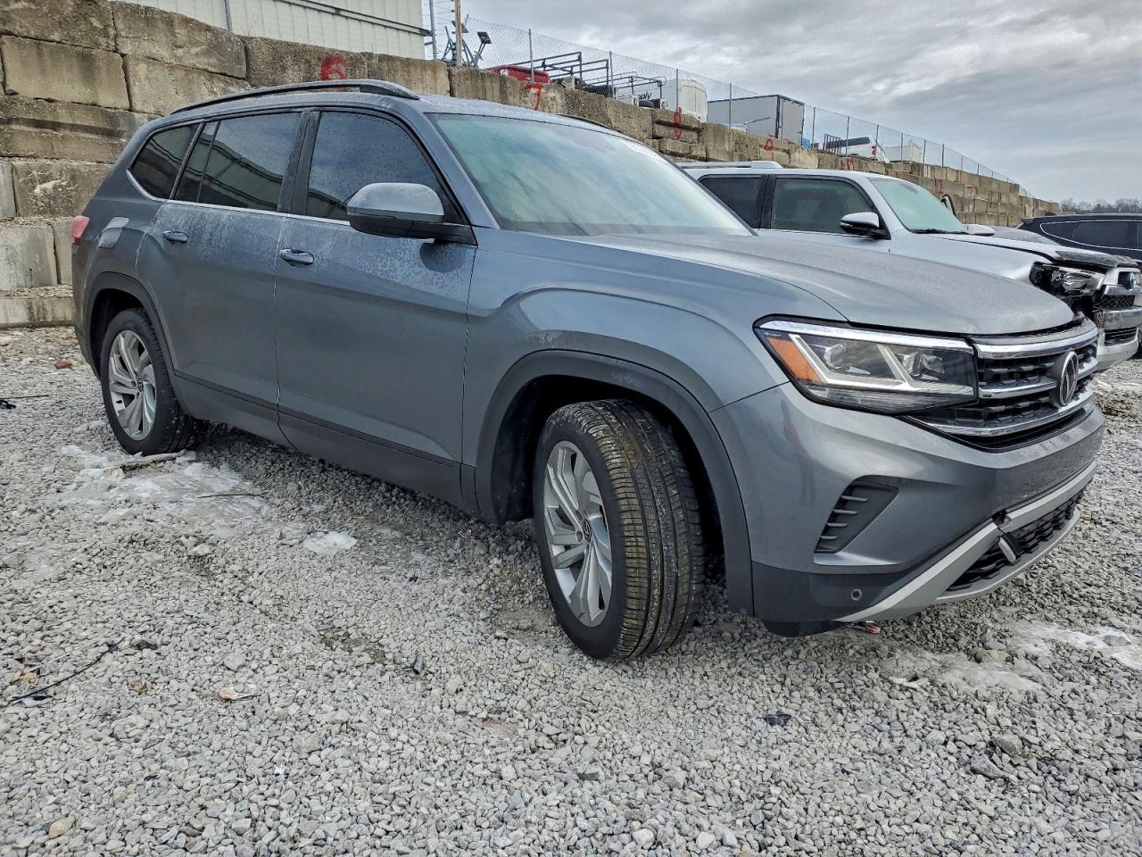 2022 Volkswagen Atlas Se - Image 4