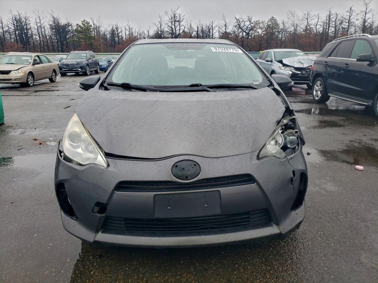 2014 Toyota Prius C - Image 5