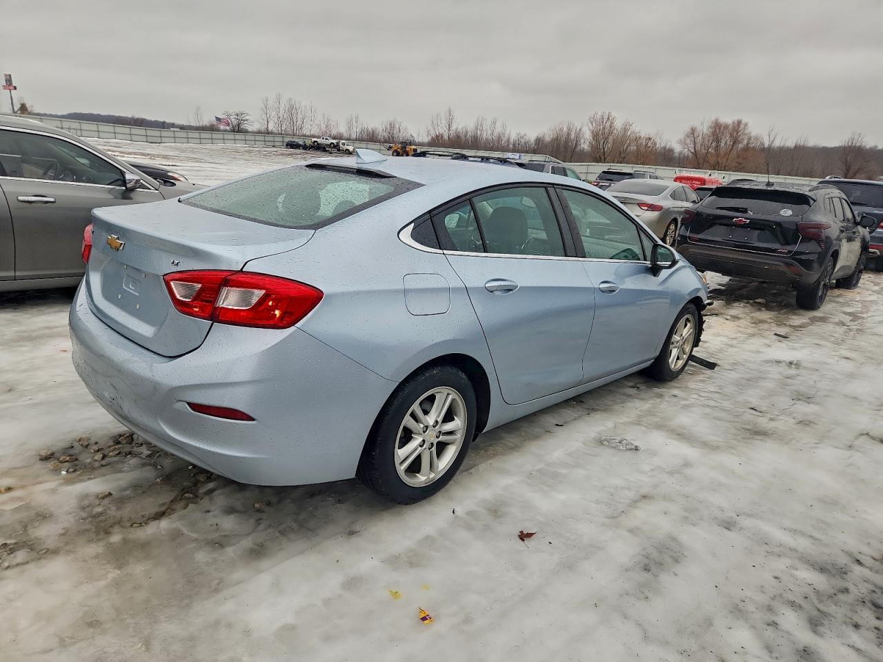 2017 Chevrolet Cruze Lt - Image 3