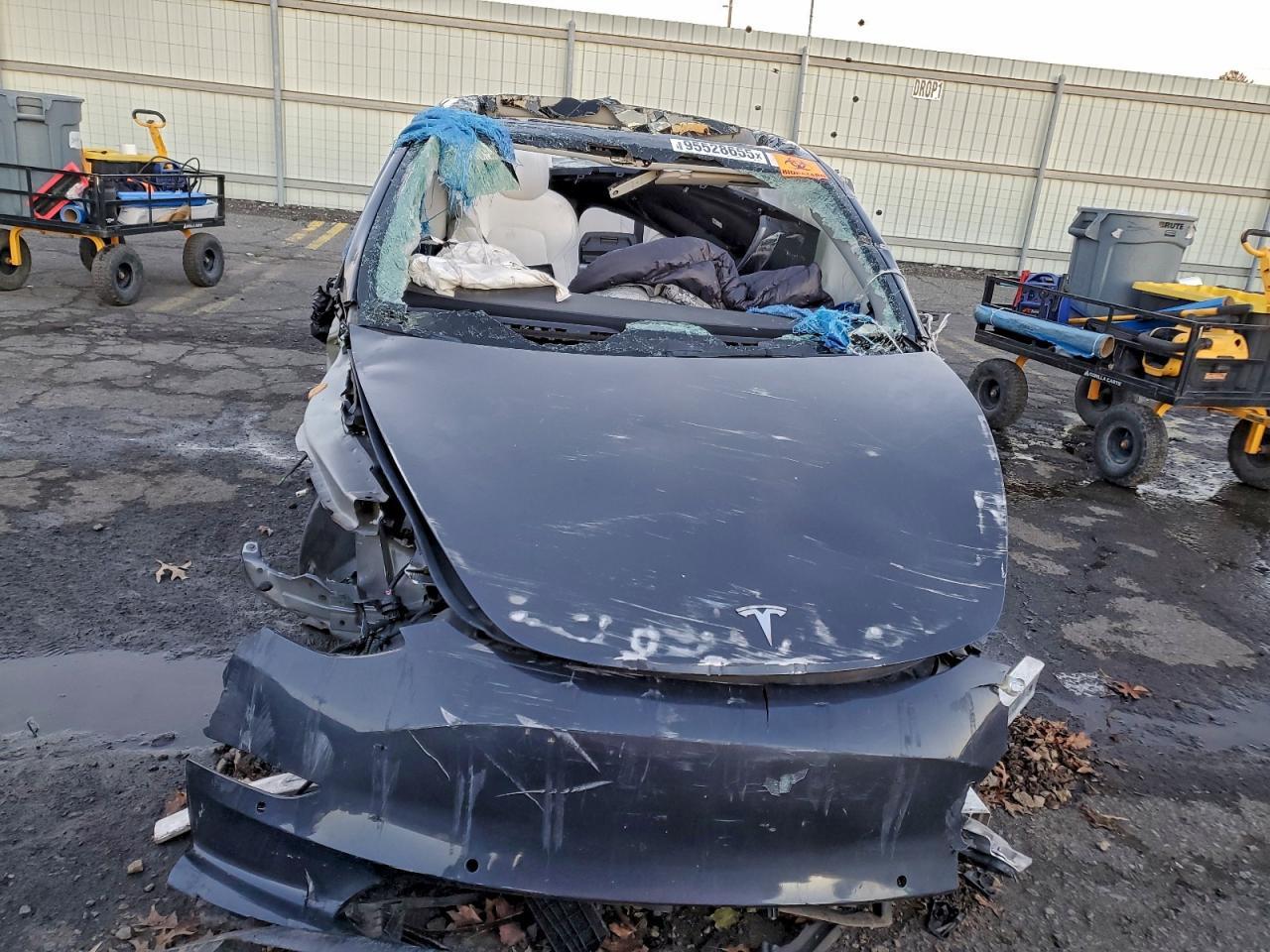 2022 Tesla Model 3 - Image 5