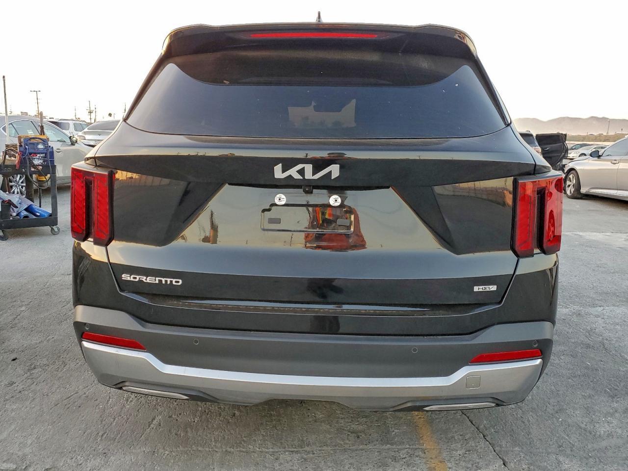 2025 Kia Sorento Ex - Image 6