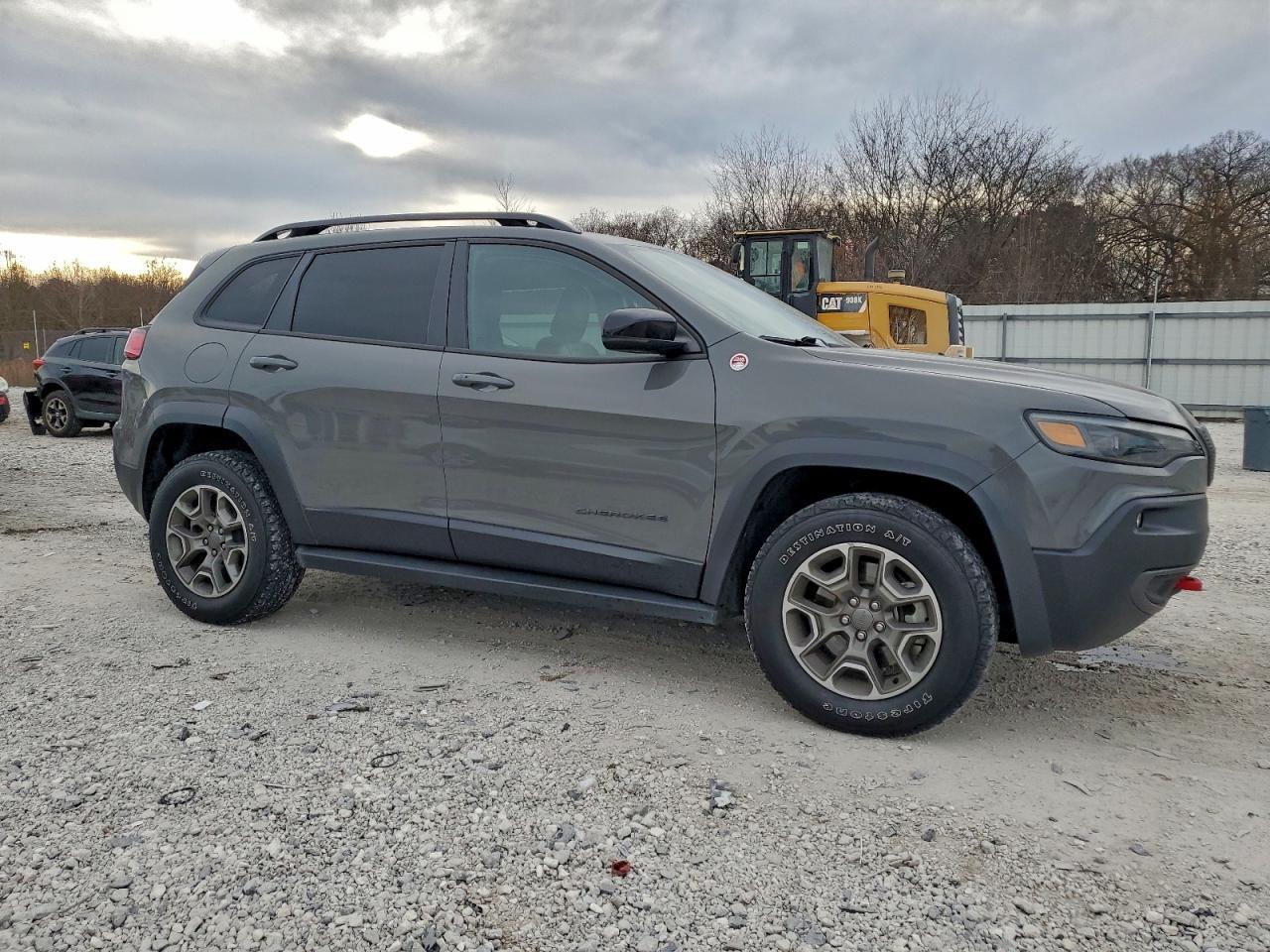 2022 Jeep Cherokee Trailhawk - Image 4