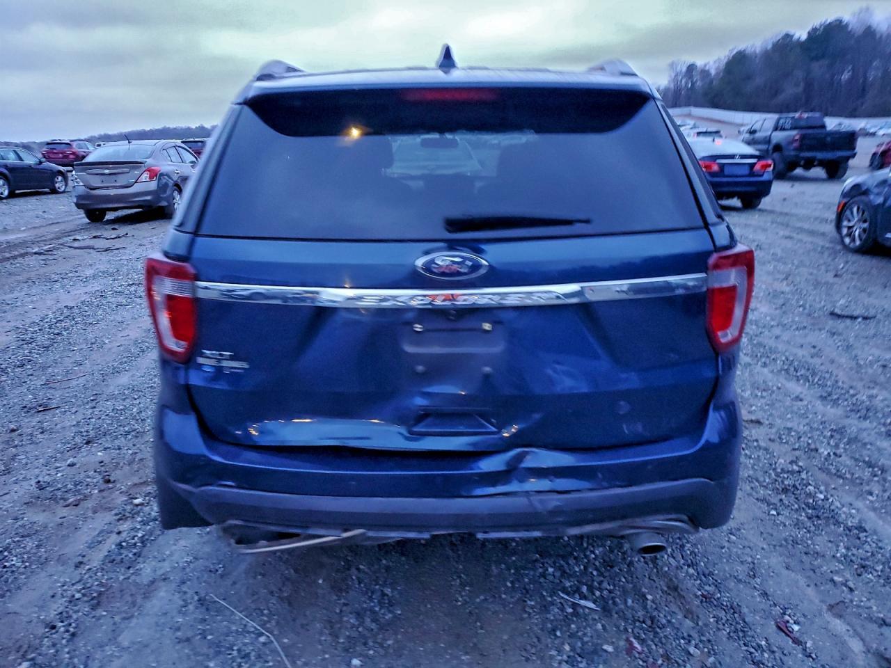 2017 Ford Explorer Xlt - Image 6