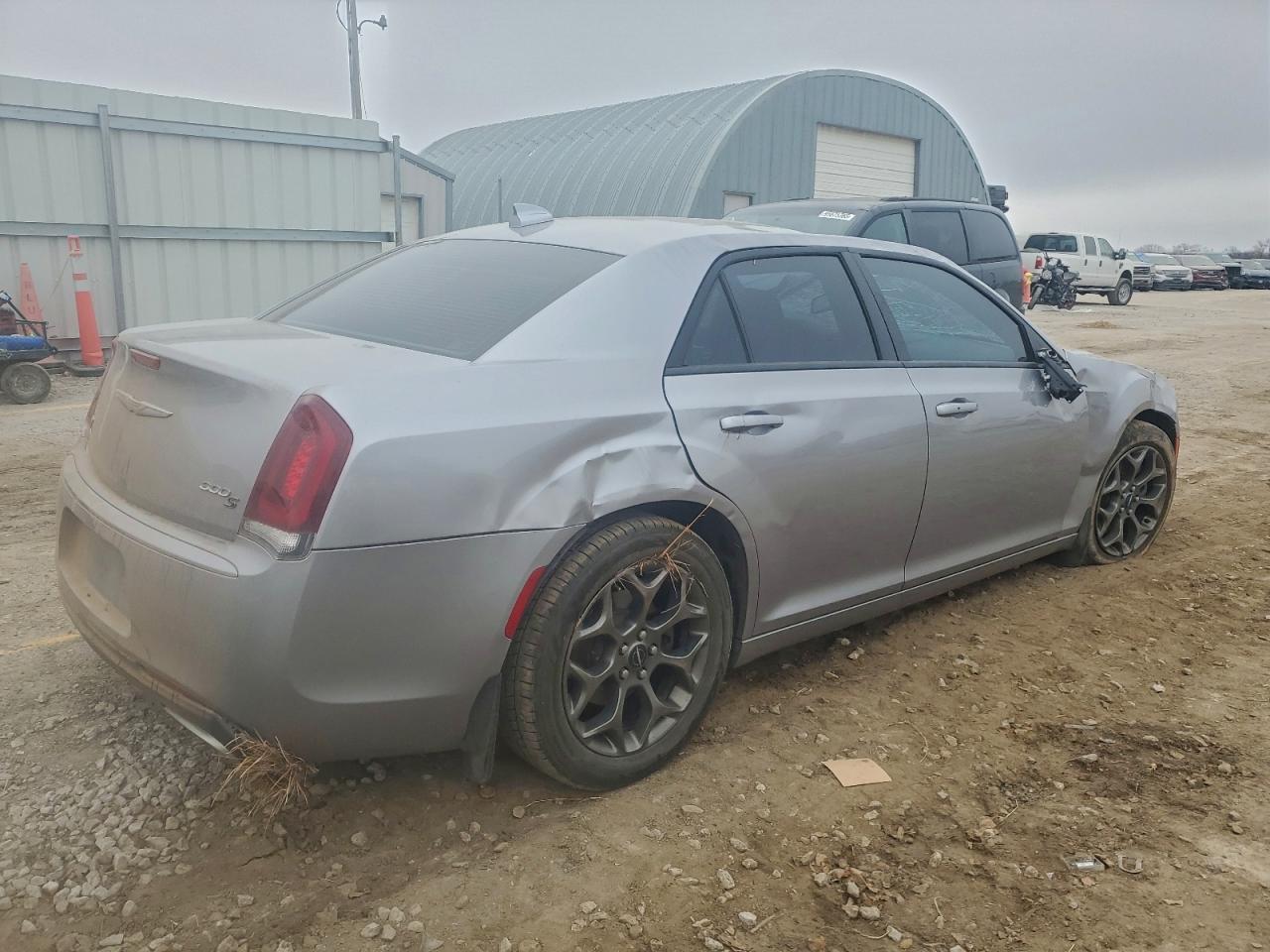 2016 Chrysler 300 S - Image 3
