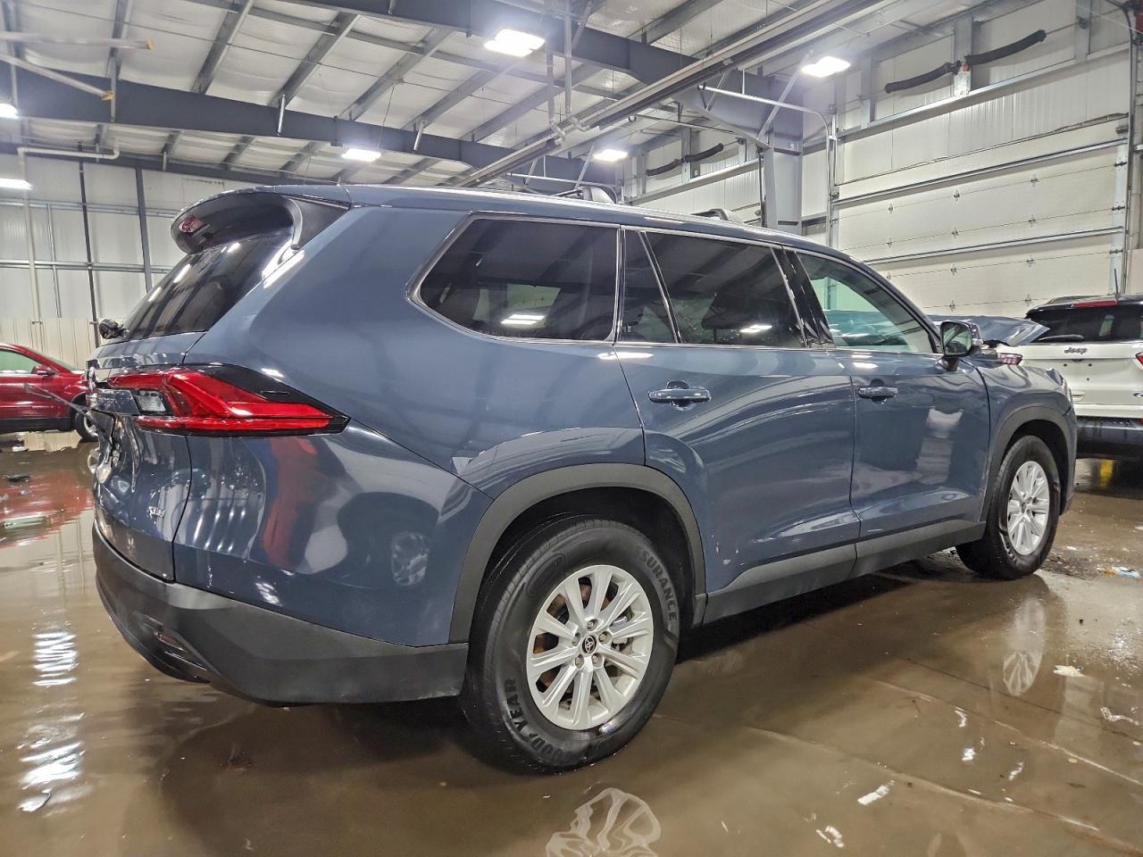 2024 Toyota Grand Highlander Xle - Image 3