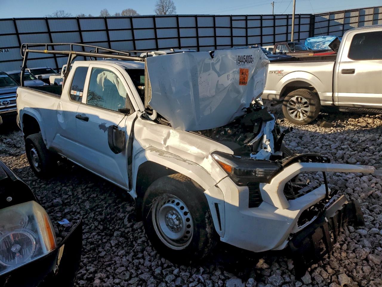 2024 Toyota Tacoma Xtracab - Image 4