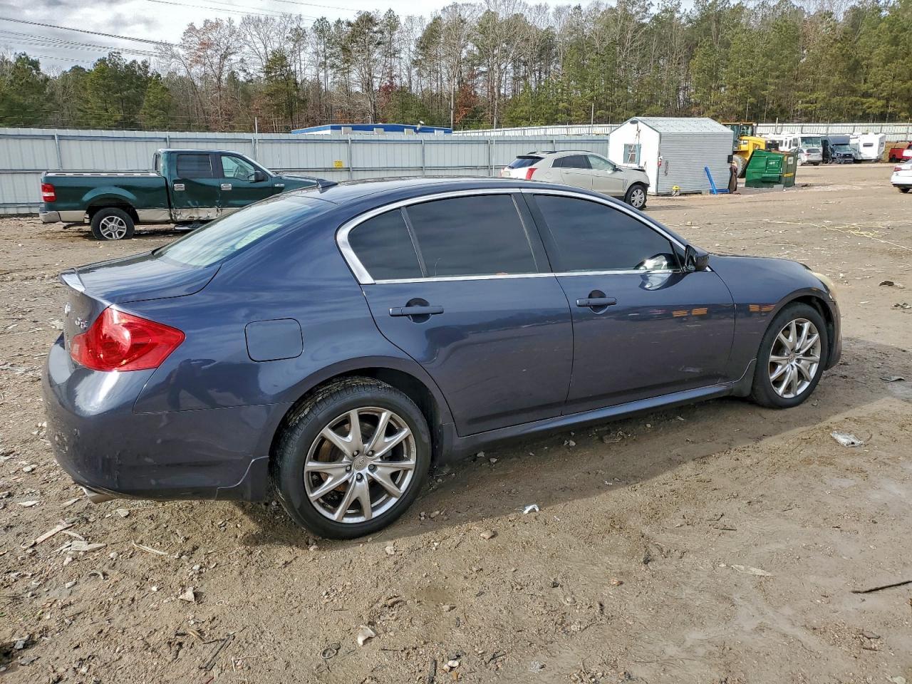 2011 Infiniti G37 - Image 3