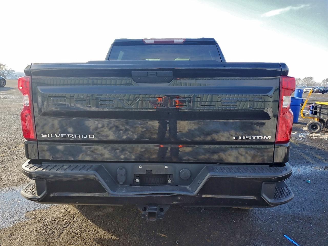 2022 Chevrolet Silverado Ltd K1500 Custom - Image 6