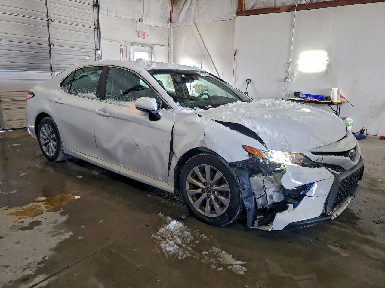 2018 Toyota Camry Le - Фото 4