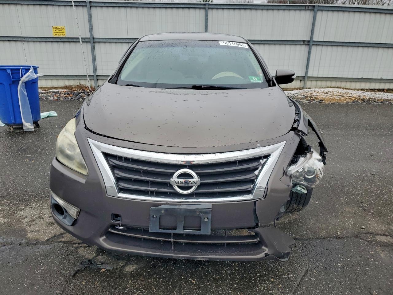 2015 Nissan Altima 2.5 - Image 5