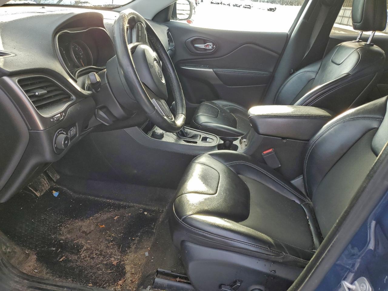 2019 Jeep Cherokee Latitude Plus - Image 7