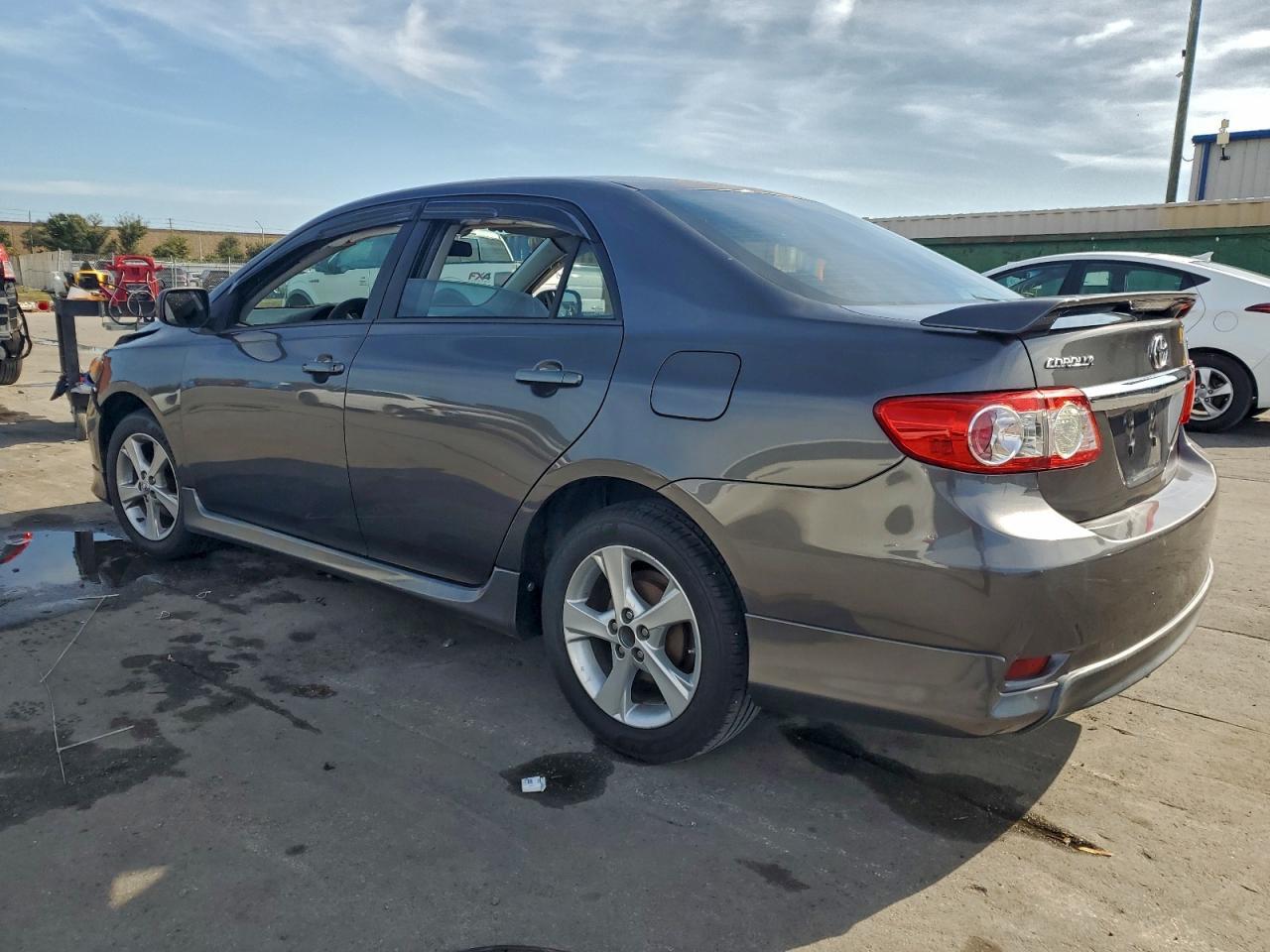 2013 Toyota Corolla S - Фото 2