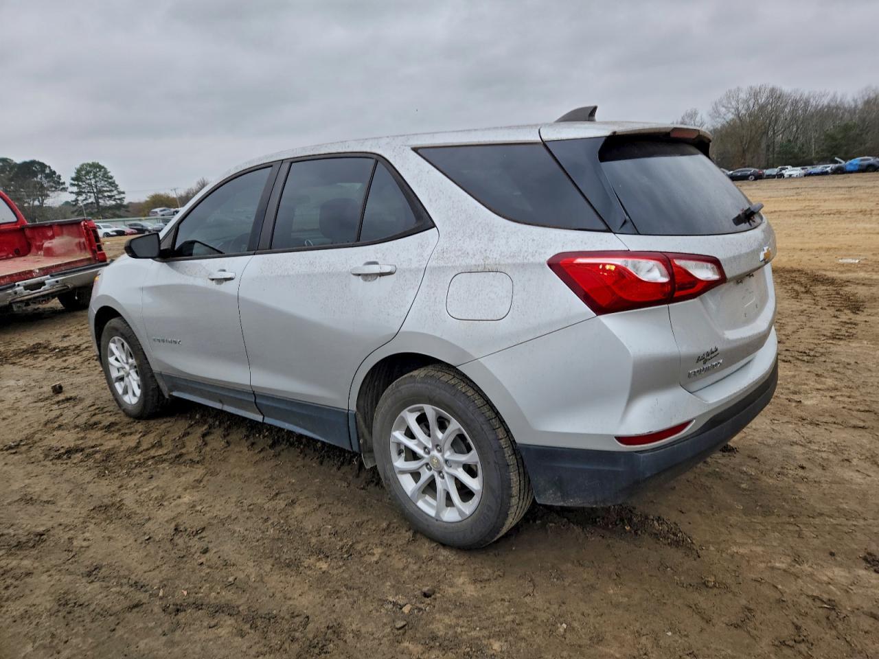 2020 Chevrolet Equinox Ls - Фото 2