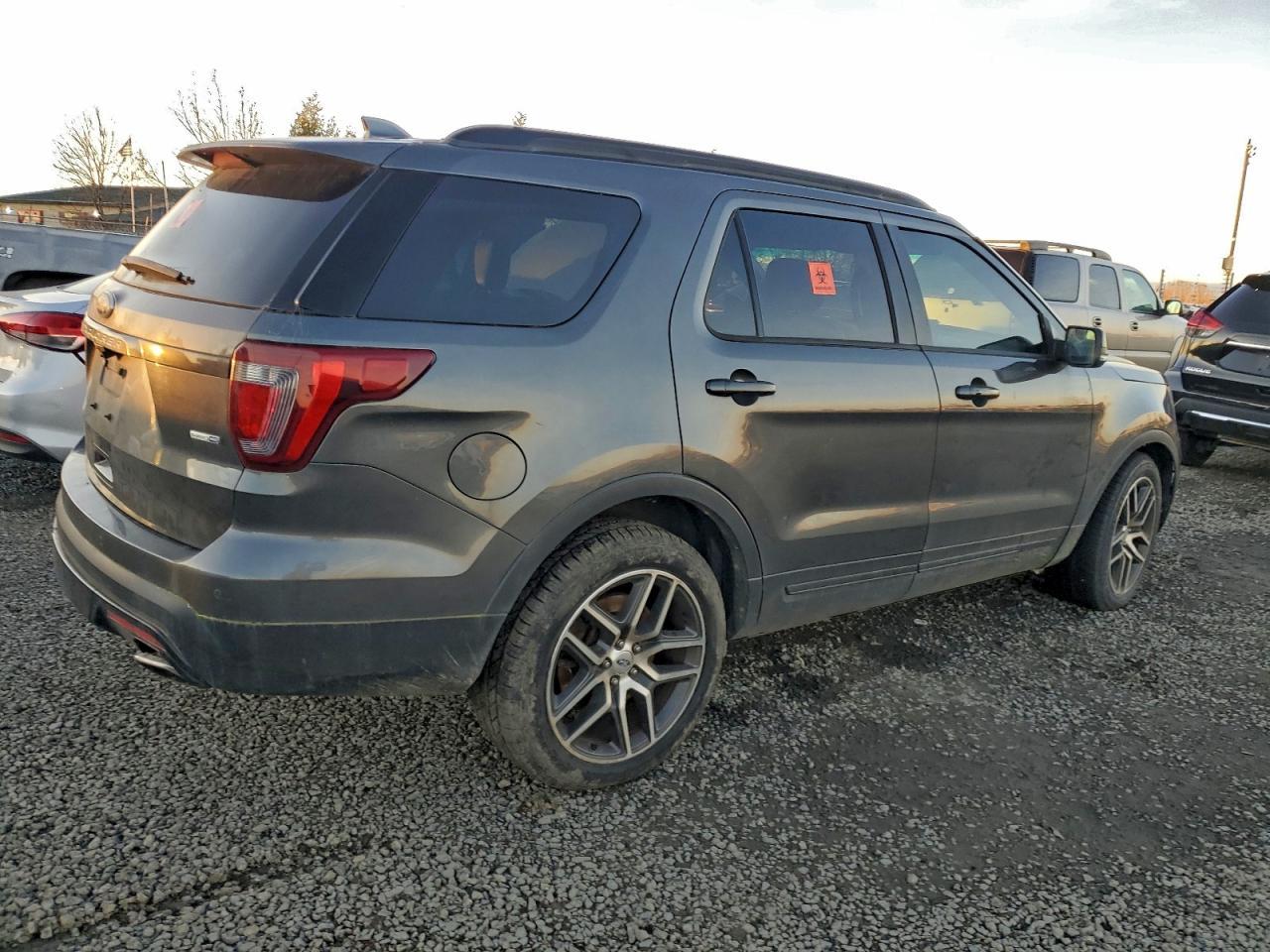 2016 Ford Explorer Sport - Image 3