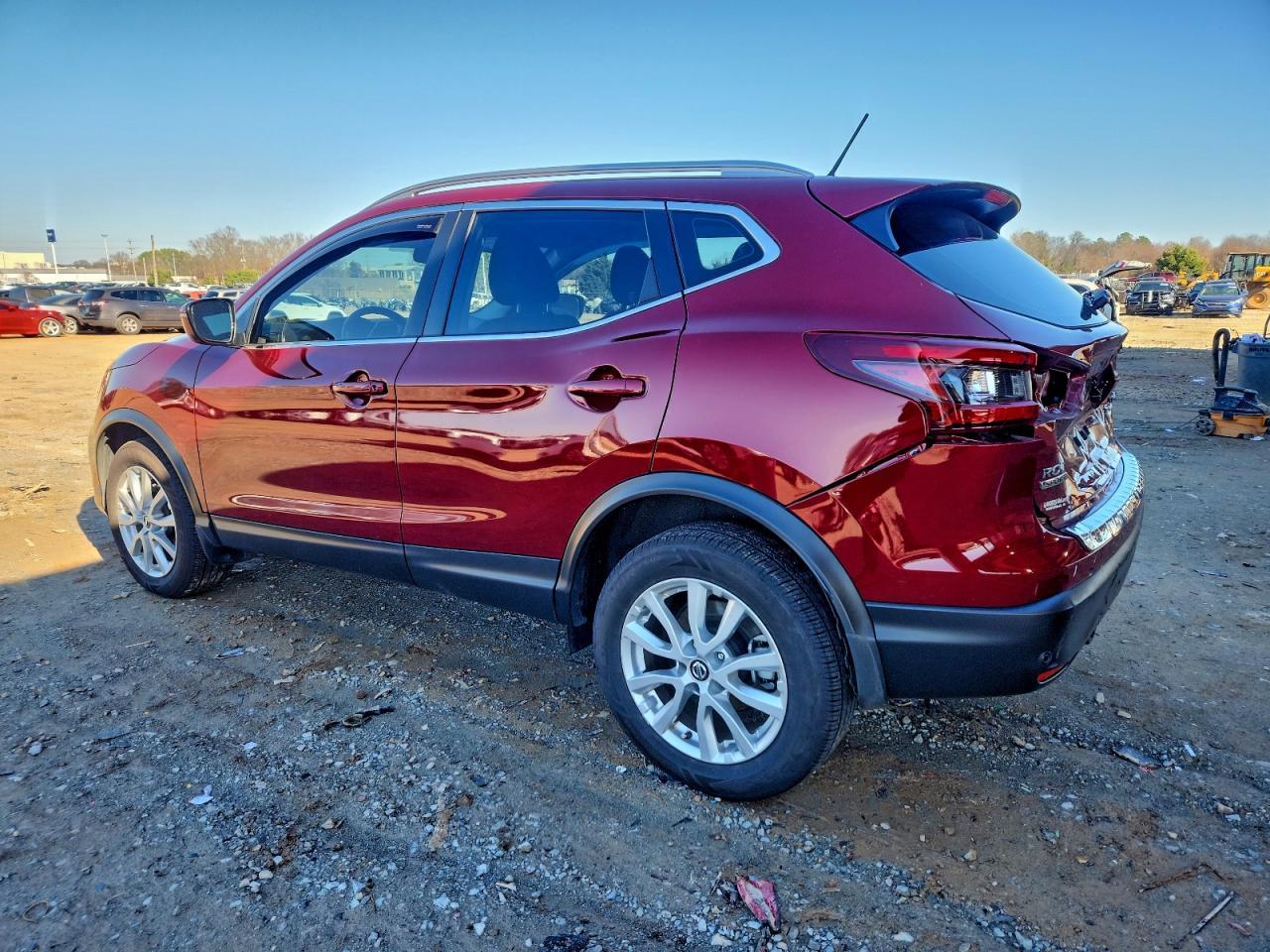2022 Nissan Rogue Sport Sv - Image 2