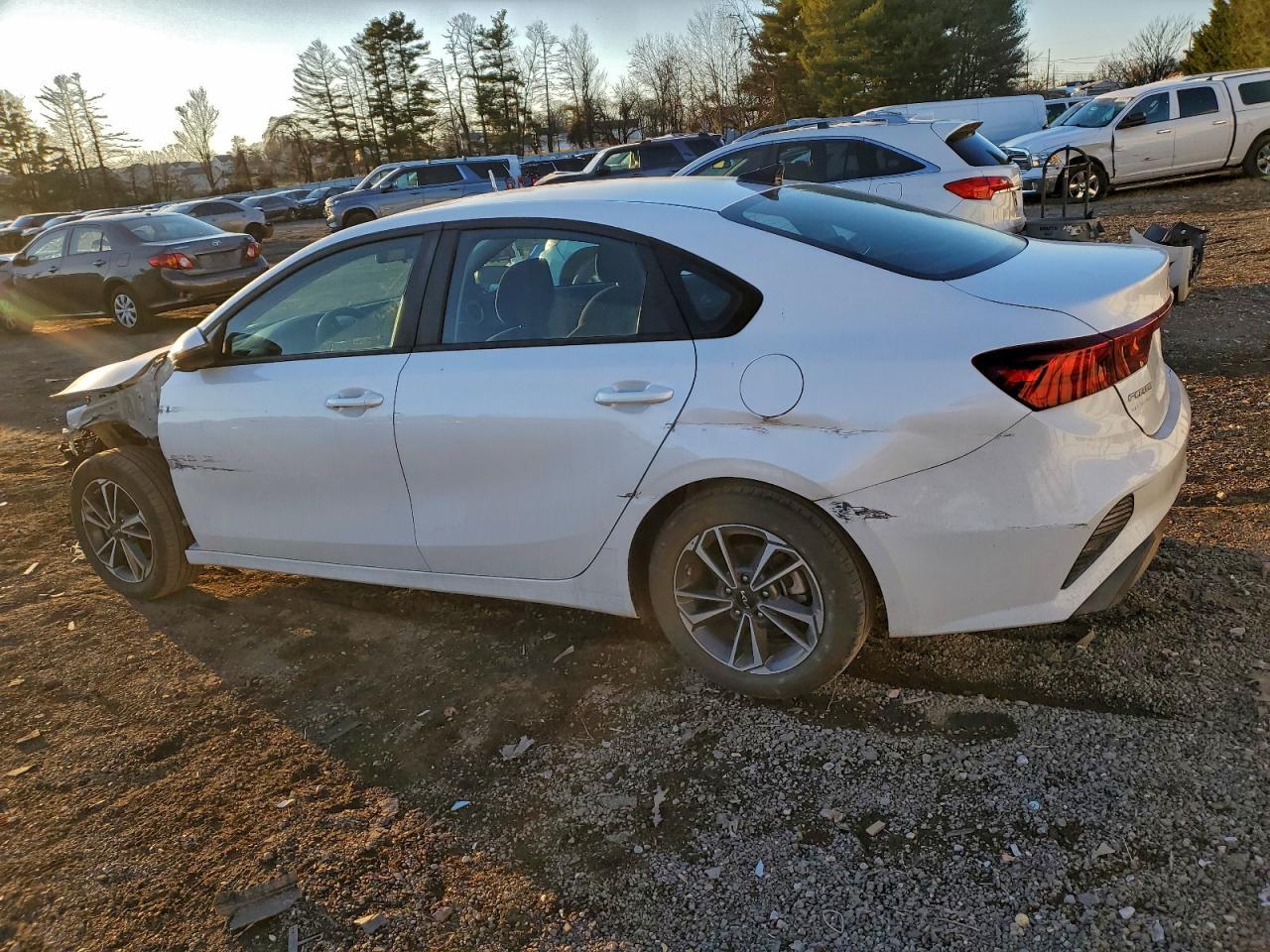 2023 Kia Forte Lx - Фото 2