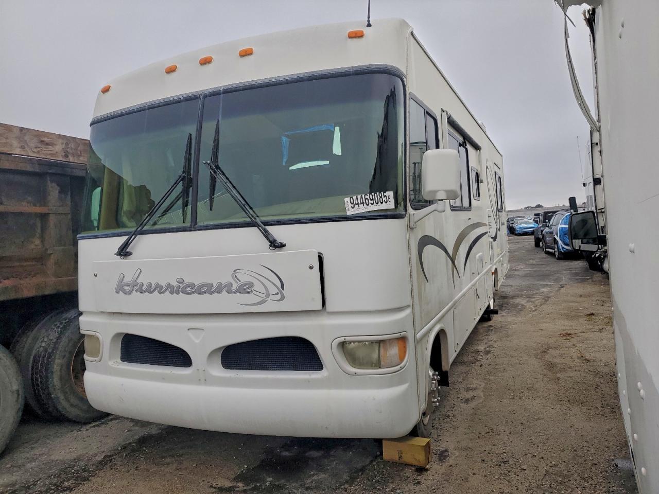 2002 Ford F550 Super Duty Hurricane Recreational Vehicle - Фото 2