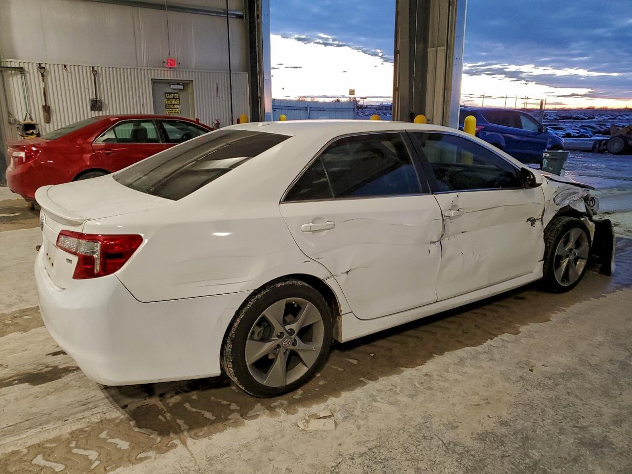 2012 Toyota Camry Se - Image 3