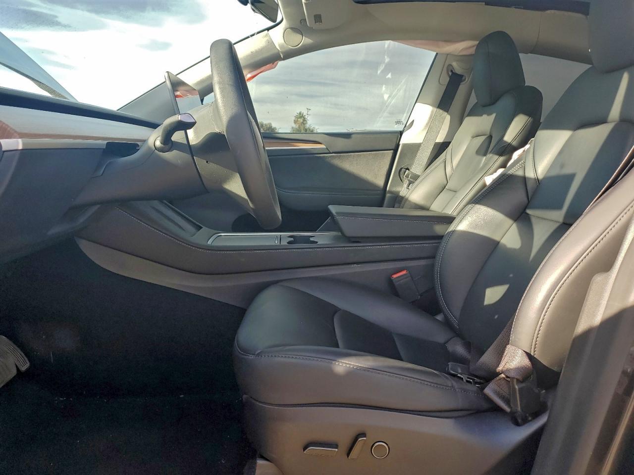 2024 Tesla Model Y - Фото 7