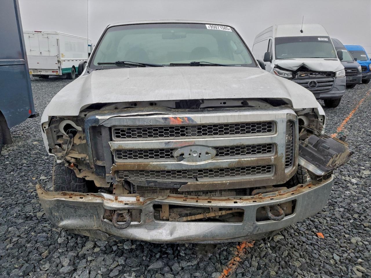 2005 Ford F250 Utility / Service Truck - Image 5