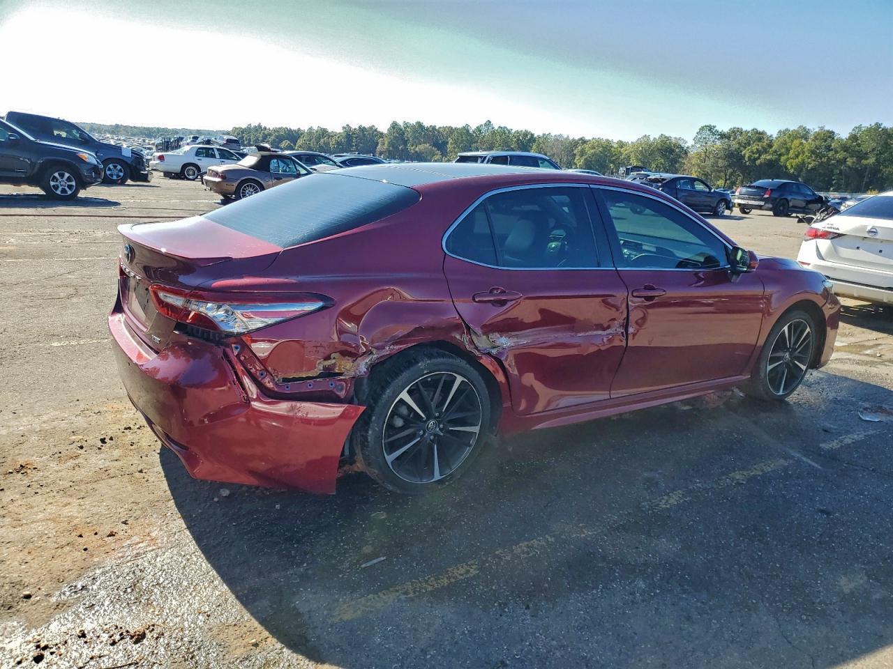 2018 Toyota Camry Xse - Фото 3