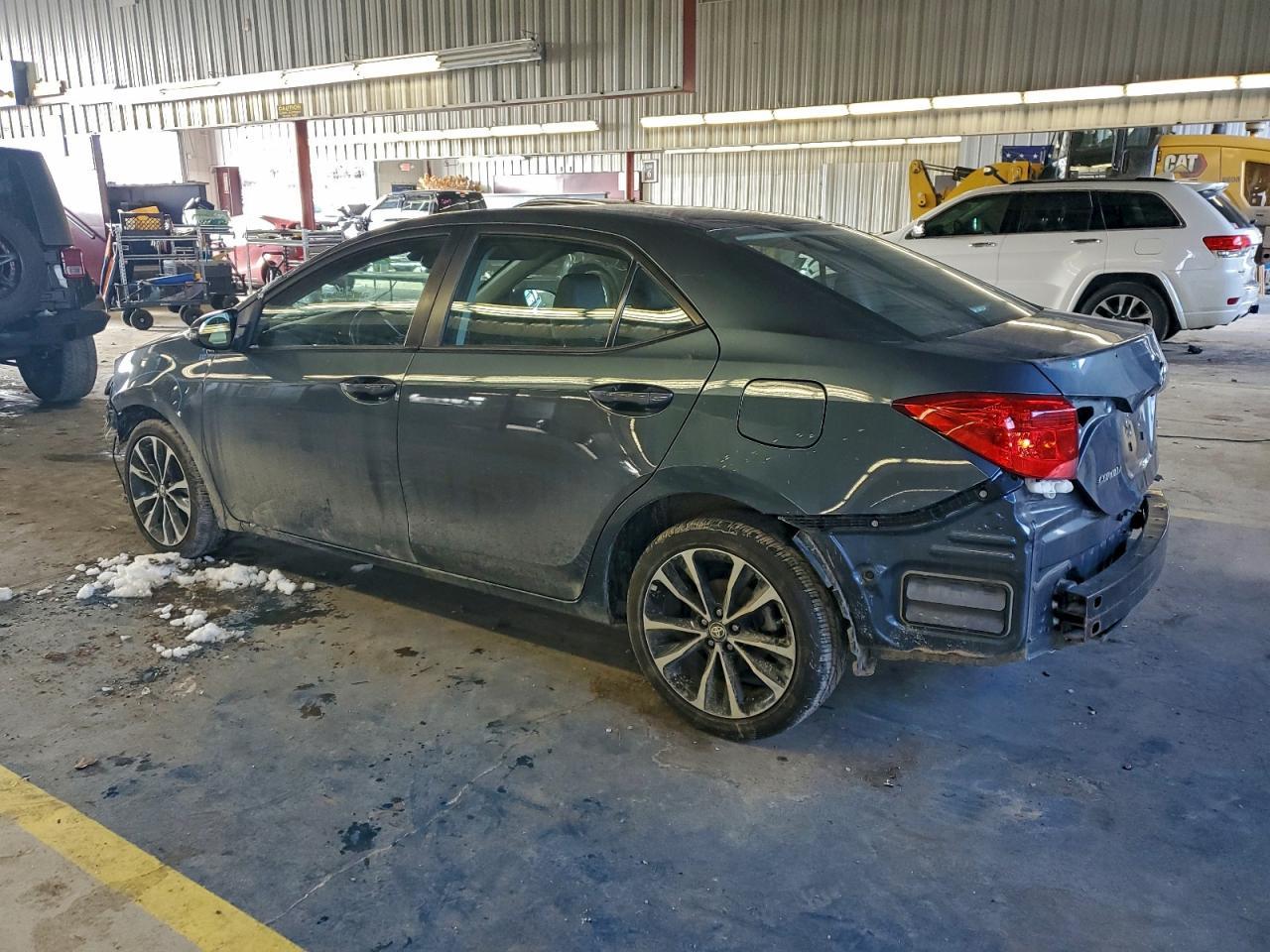 2019 Toyota Corolla L - Фото 2
