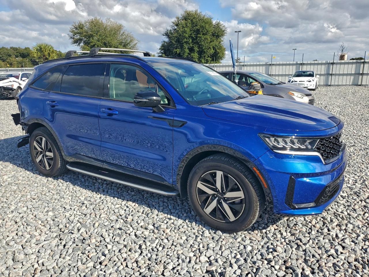 2023 Kia Sorento S - Фото 4