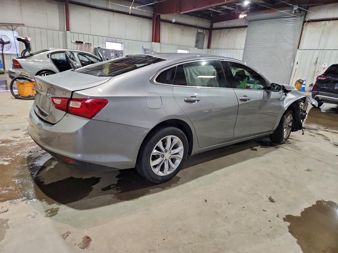 2025 Chevrolet Malibu Lt - Image 3