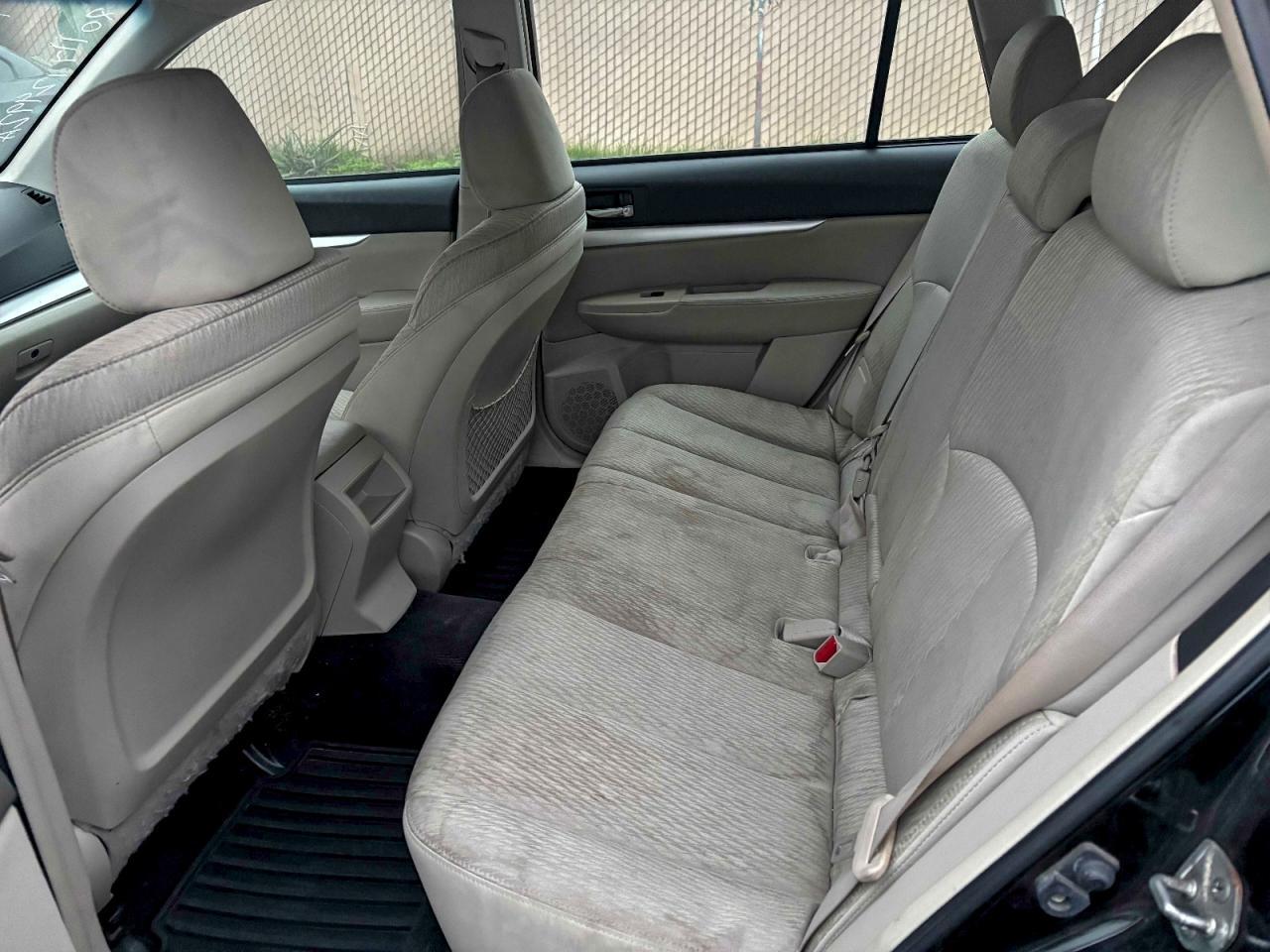 2010 Subaru Outback 2.5I - Image 6