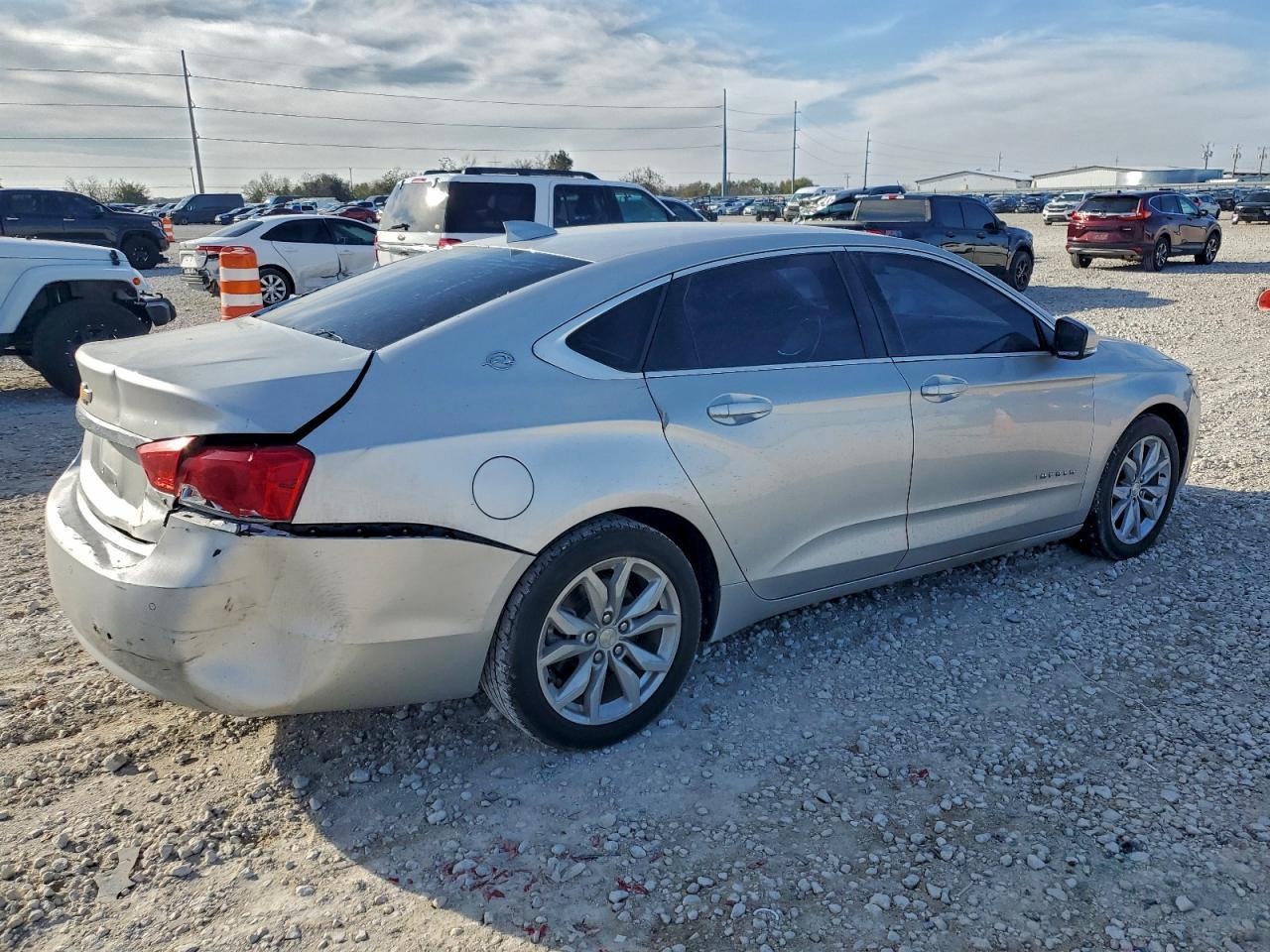 2016 Chevrolet Impala Lt - Image 3