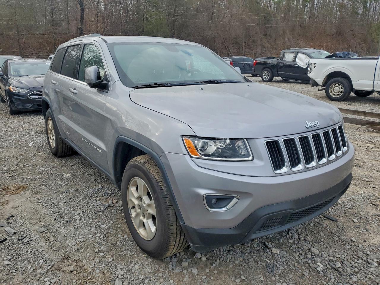 2015 Jeep Grand Cherokee Laredo - Image 4