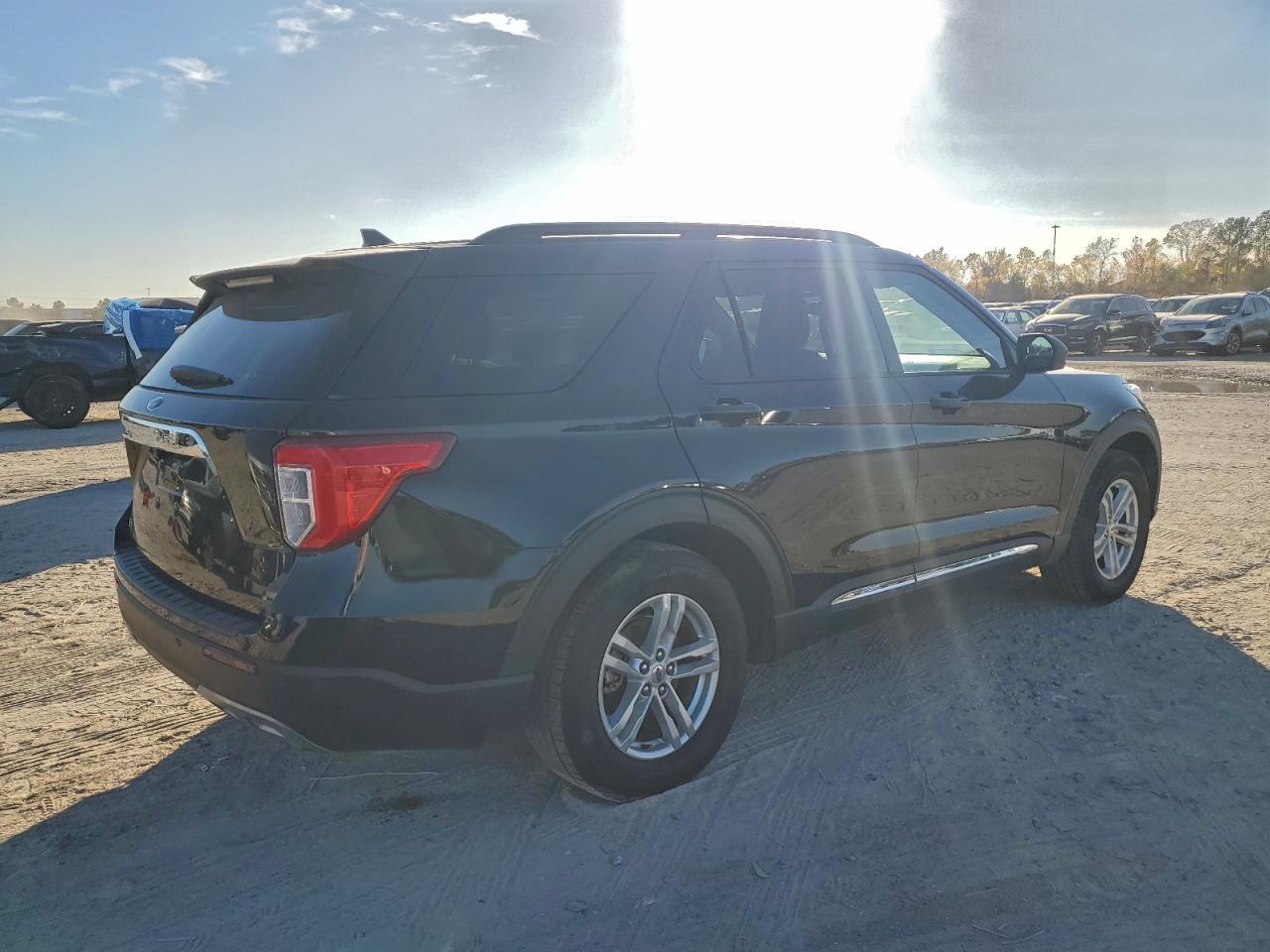 2023 Ford Explorer Xlt - Фото 3