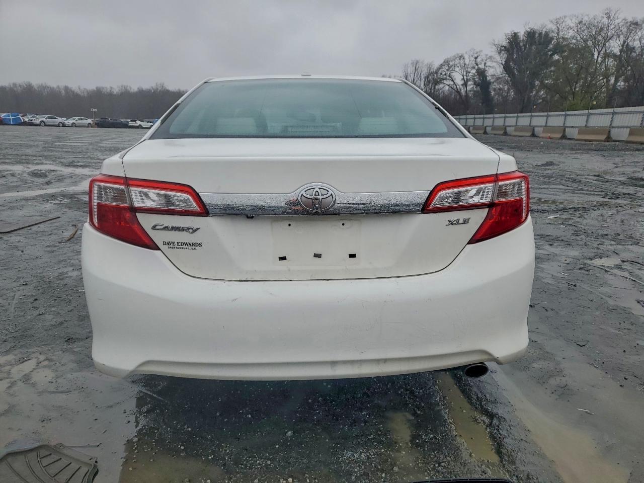 2014 Toyota Camry L - Фото 6