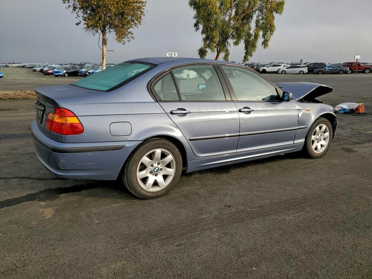 2002 BMW 325 Xi - Image 3