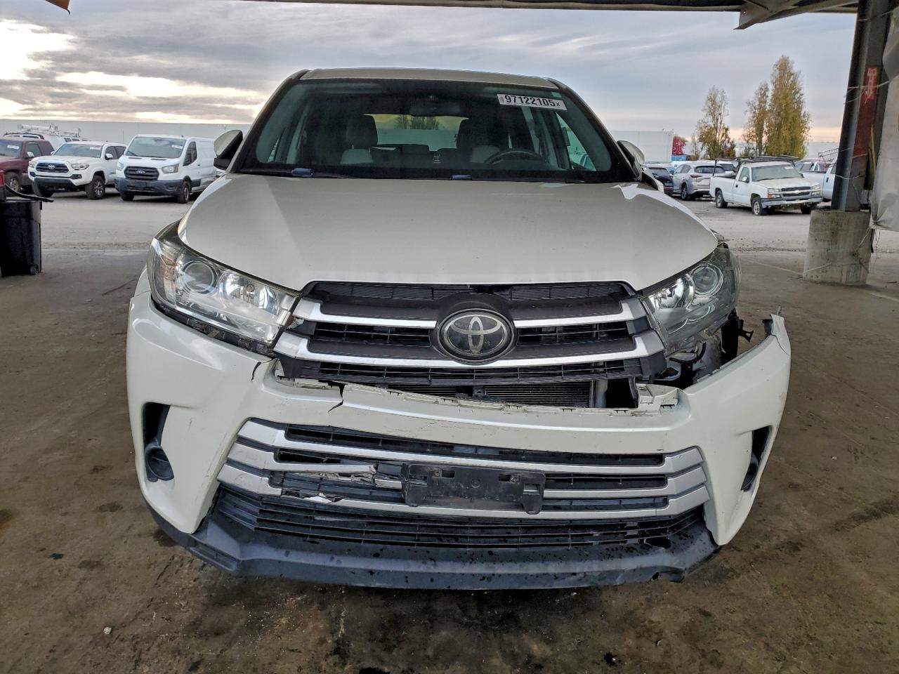 2019 Toyota Highlander Le - Фото 5