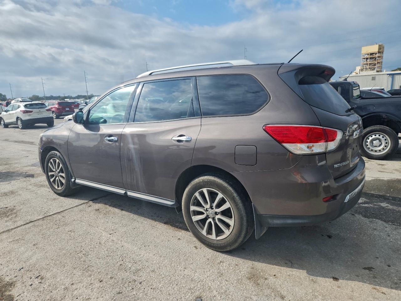 2016 Nissan Pathfinder S - Фото 2
