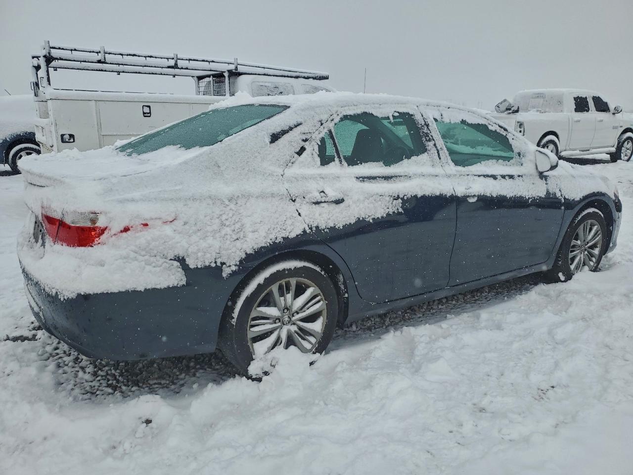 2015 Toyota Camry Le - Image 3