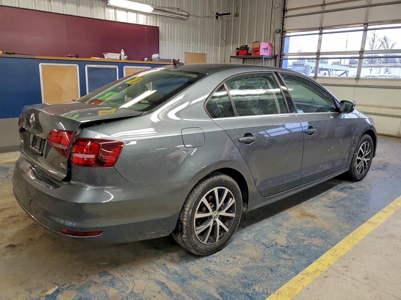 2017 Volkswagen Jetta Se - Фото 3