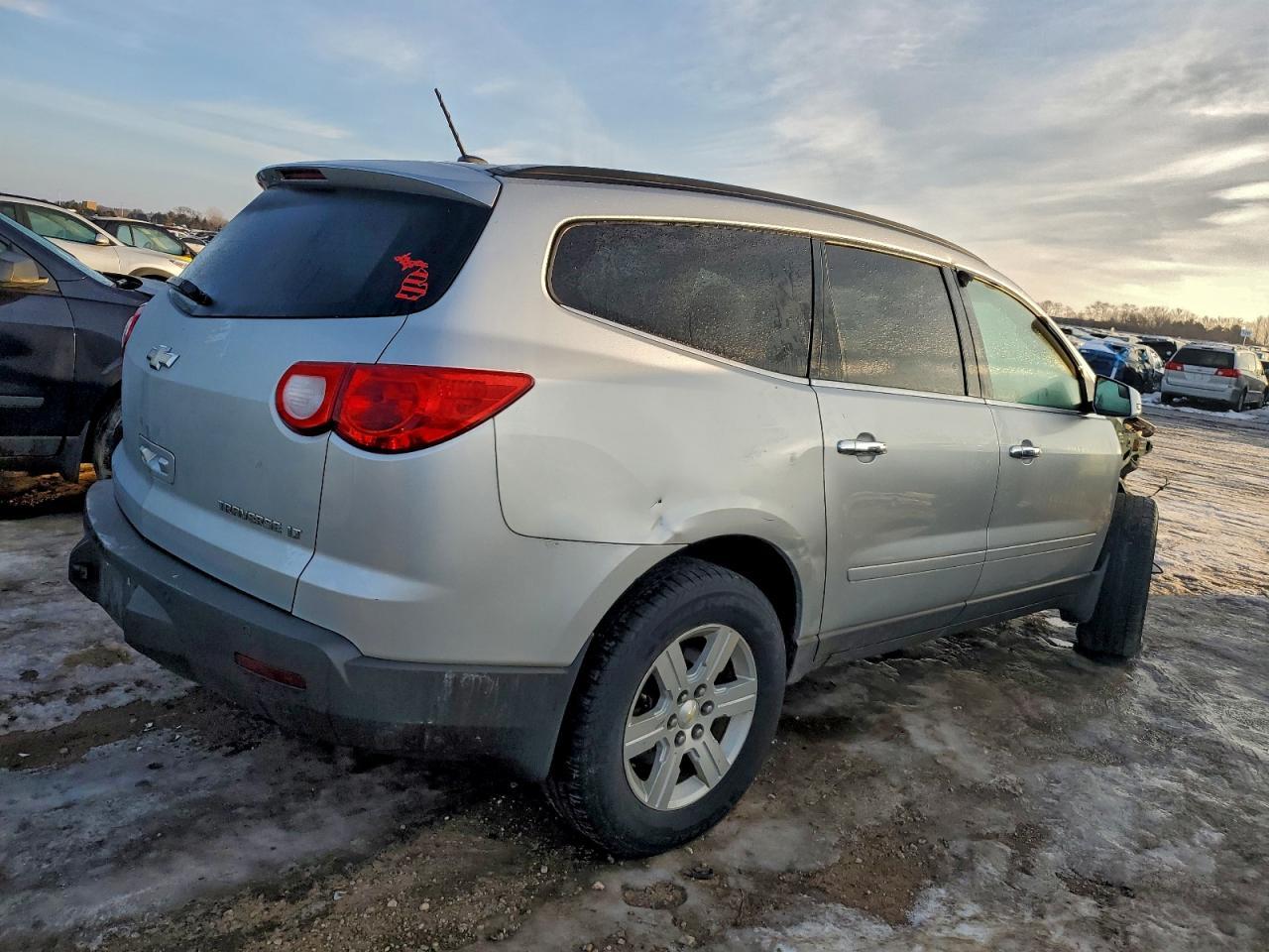 2011 Chevrolet Traverse Lt - Image 3