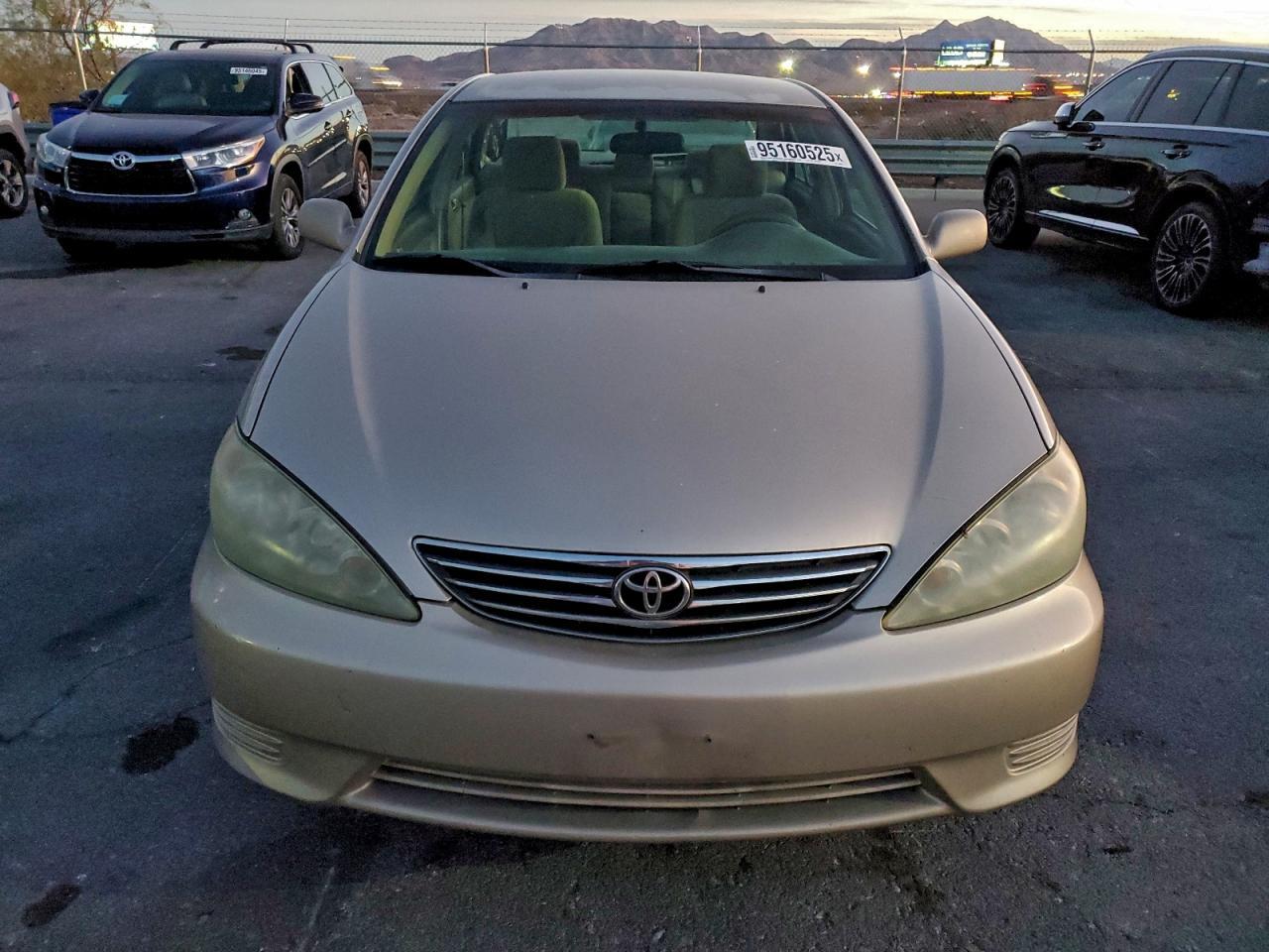2005 Toyota Camry Le - Image 5