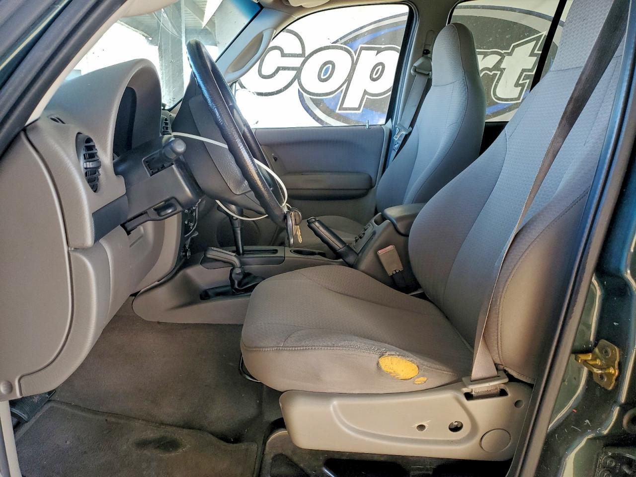 2002 Jeep Liberty Sport - Фото 7