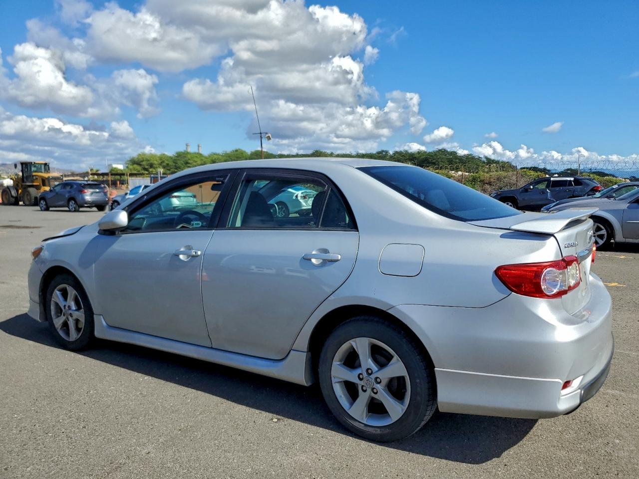 2013 Toyota Corolla Base - Фото 2
