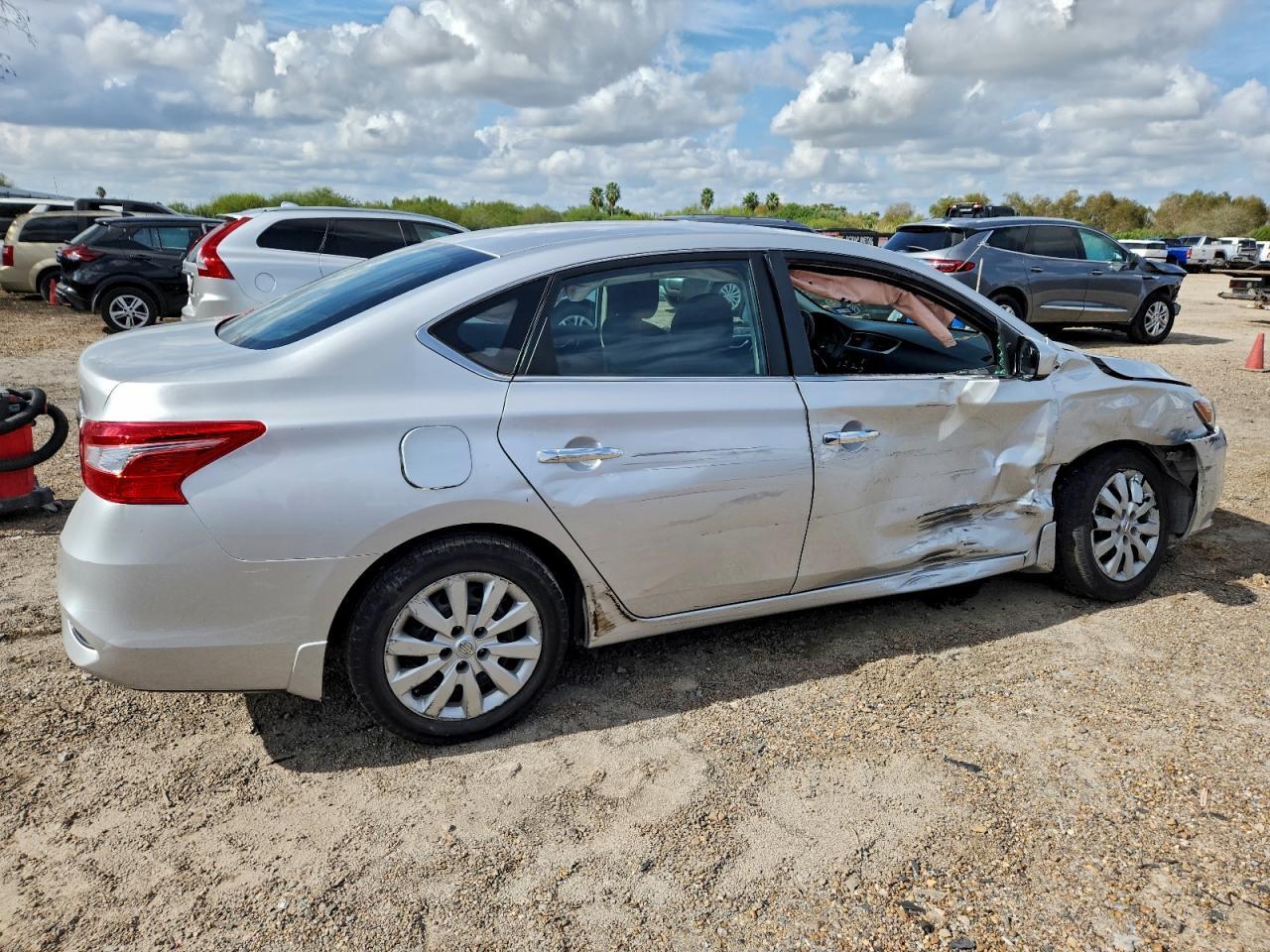 2016 Nissan Sentra S - Image 3