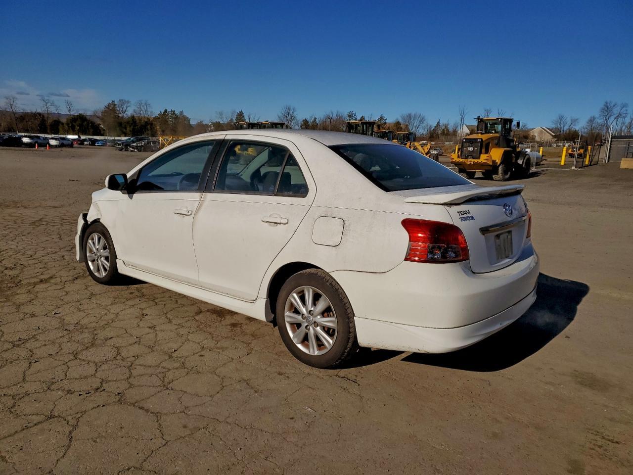2009 Toyota Yaris - Image 2
