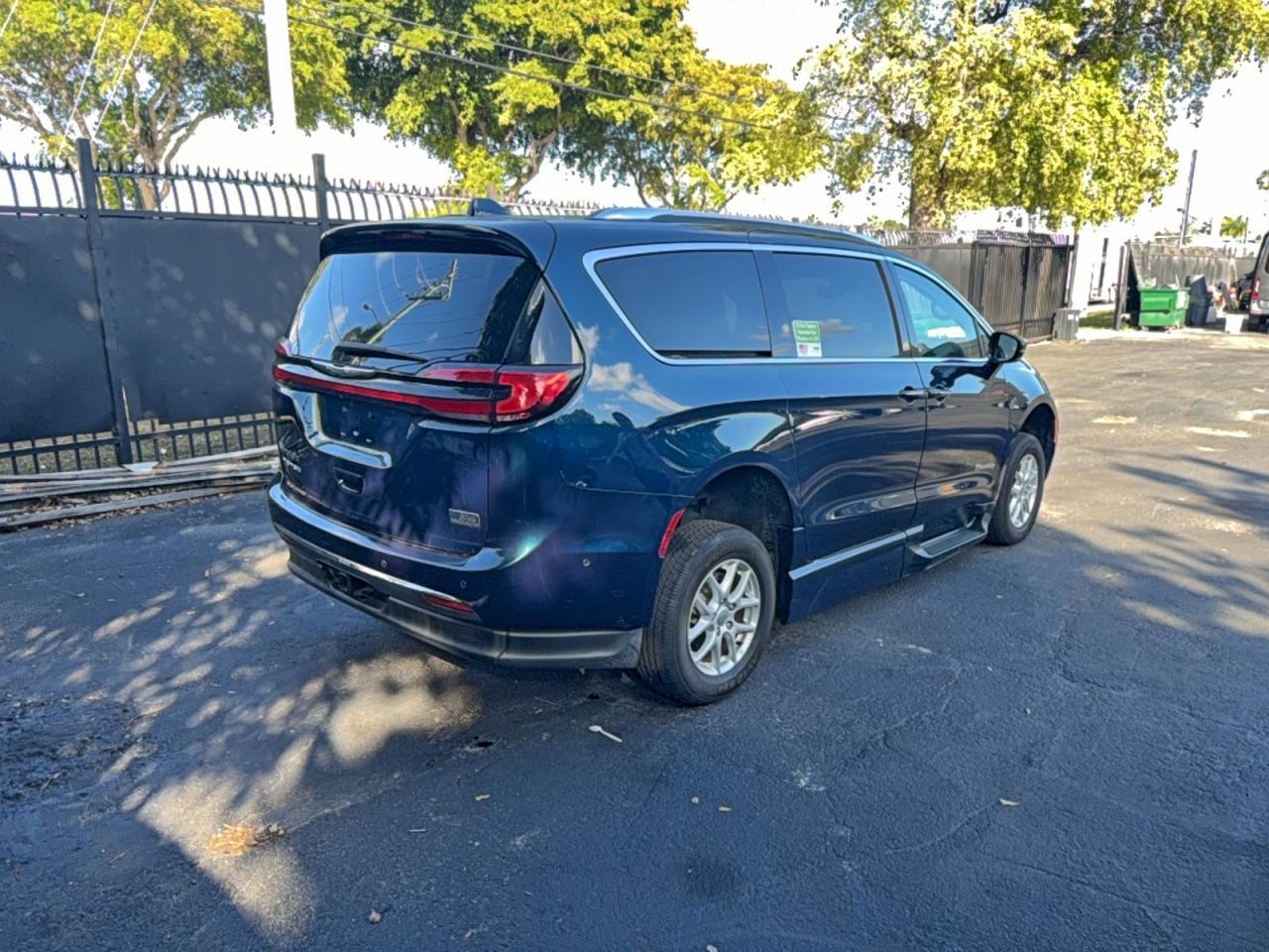 2021 Chrysler Pacifica Touring L - Фото 4