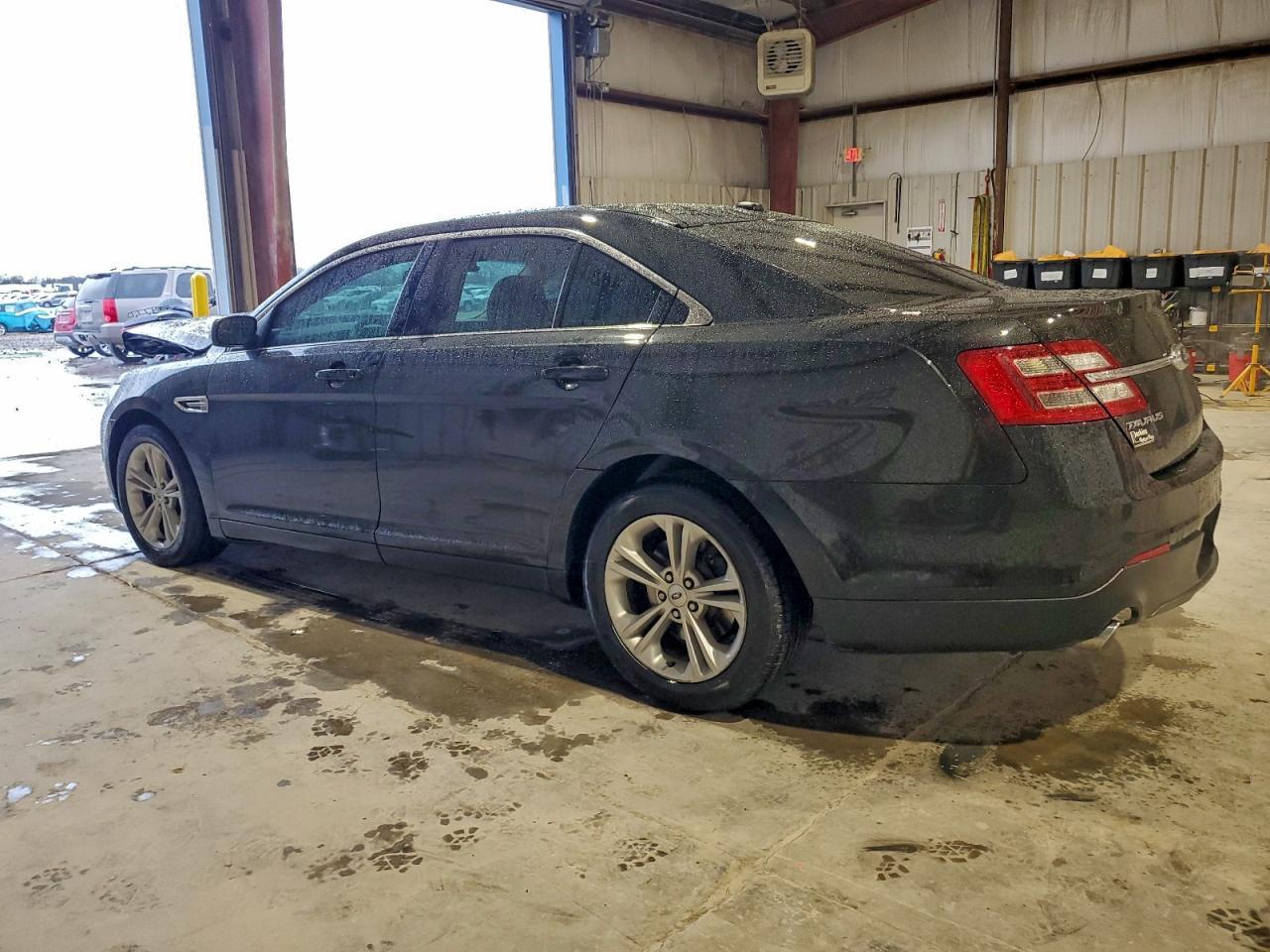 2015 Ford Taurus Sel - Image 2